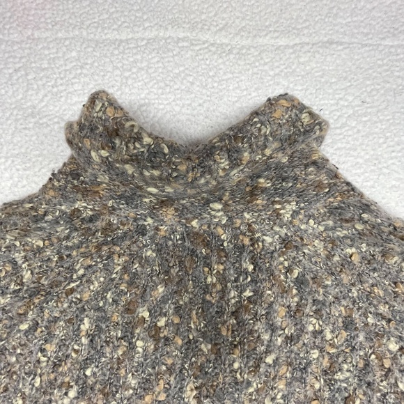 Women’s Susan Bristol 1X Tan Cardigan Sweater - Picture 4 of 13